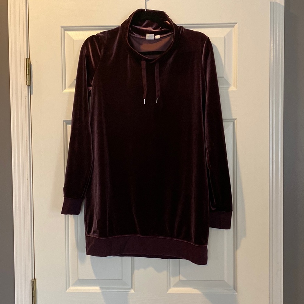 Gently used Gap Maternity velvet tunic sweatshirt. Size M